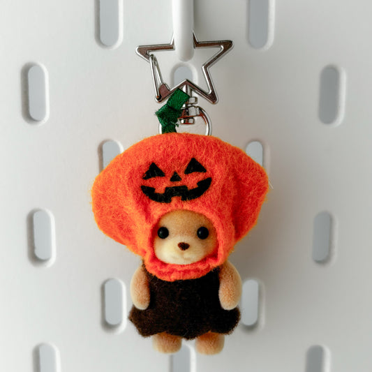 pumpkin bear baby keychain 🎃