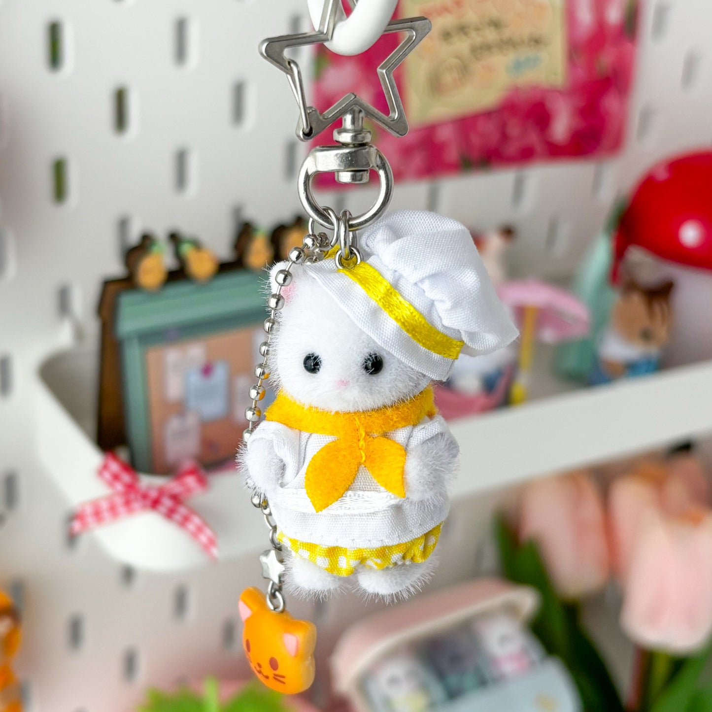 fluffy cat keychain 🍞 bakery babies