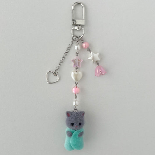 [PRE-ORDER] grey fluffy kitty beaded keychain