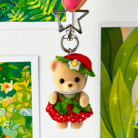 strawberry bear keychain • strawbebis 🍓