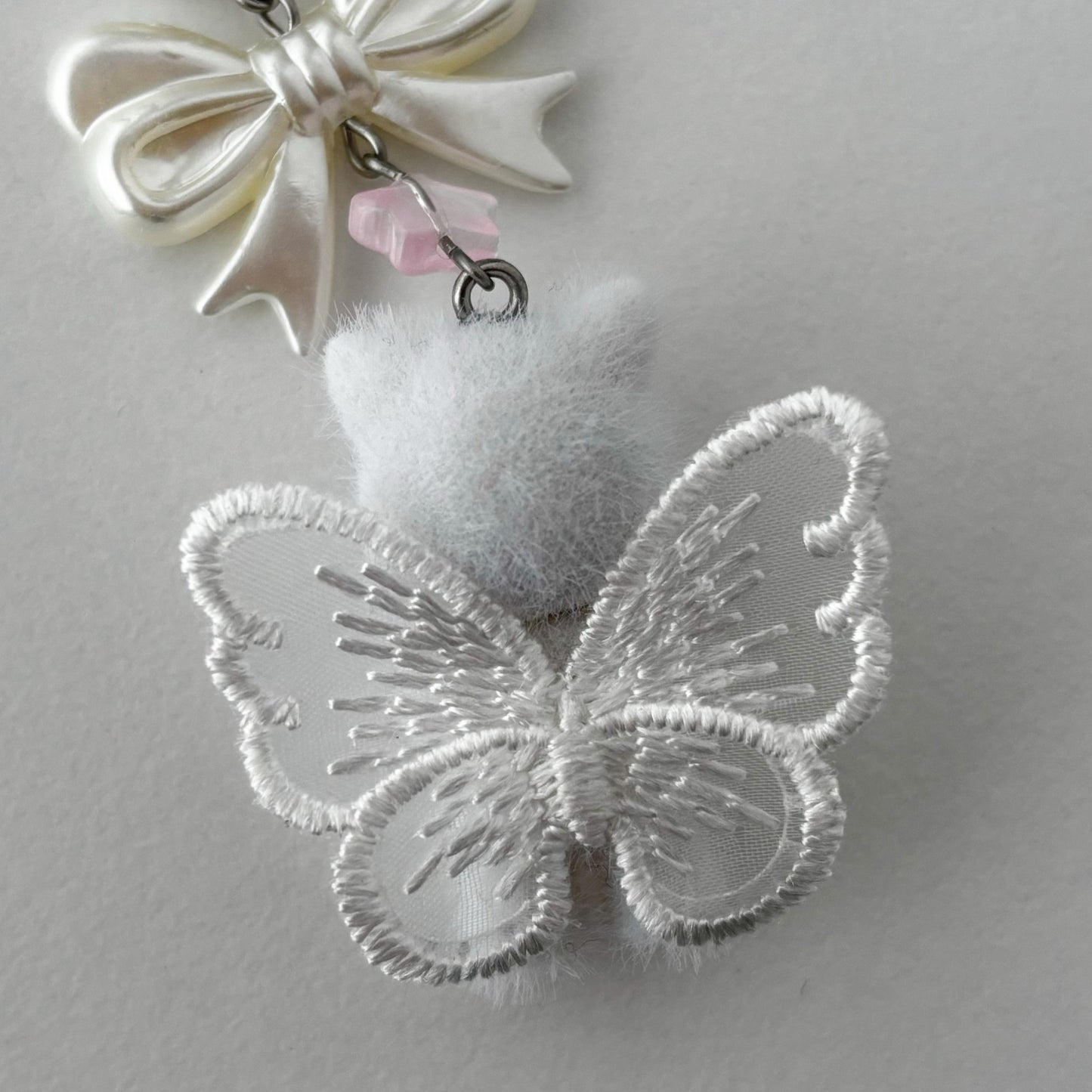 white fairy kitty beaded keychain