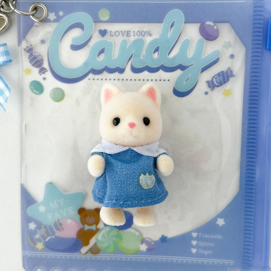 keychain carry case 🧸 nursery white cat