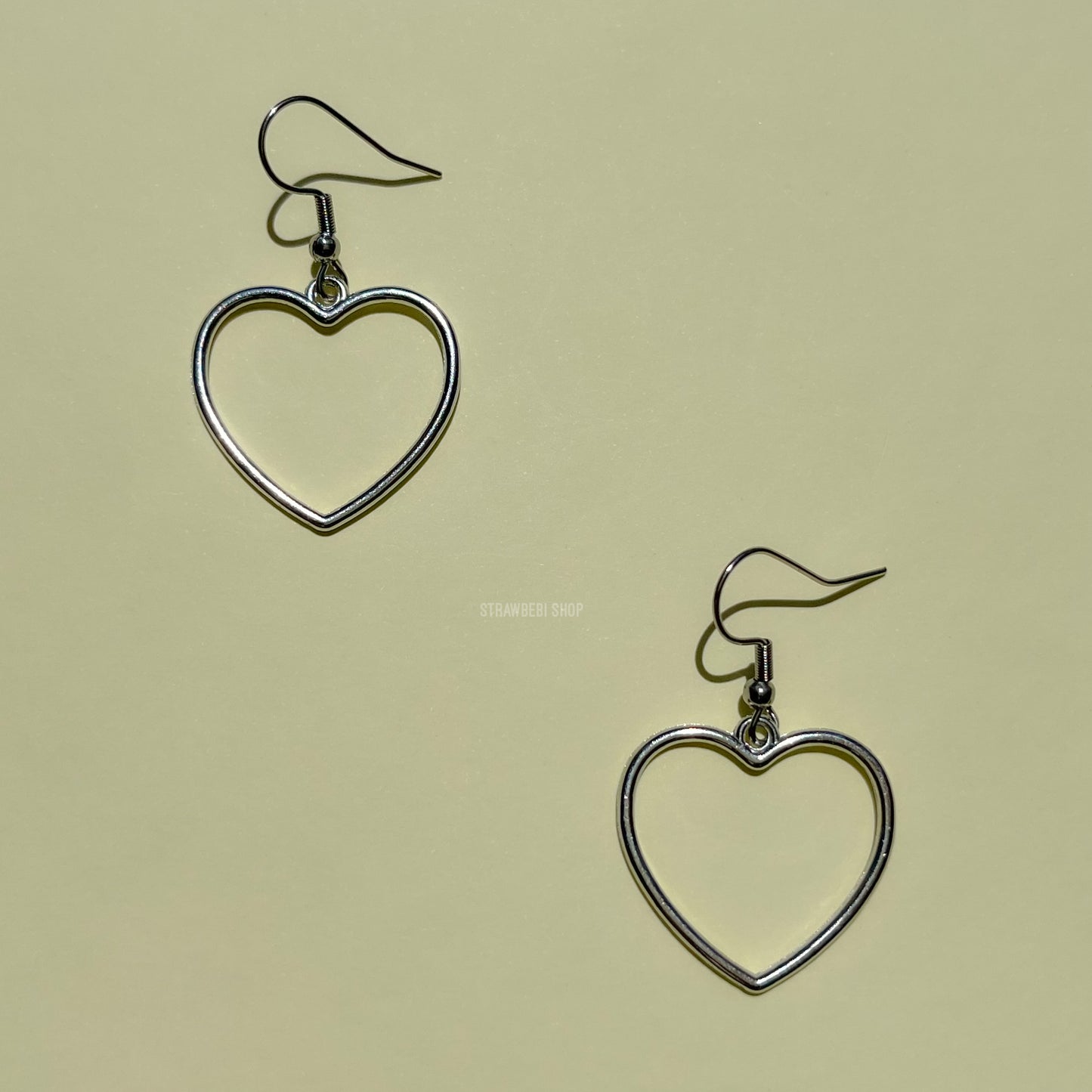 large heart earrings • silver